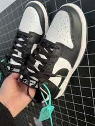 震惊!得物竟现买假鞋专员?速看如何投诉!