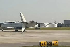 烟台机场飞机与除冰车相撞事故损失有多大