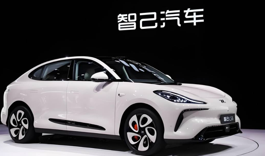 Apple Watch秒变车钥匙?智己汽车引领智能车控新时代