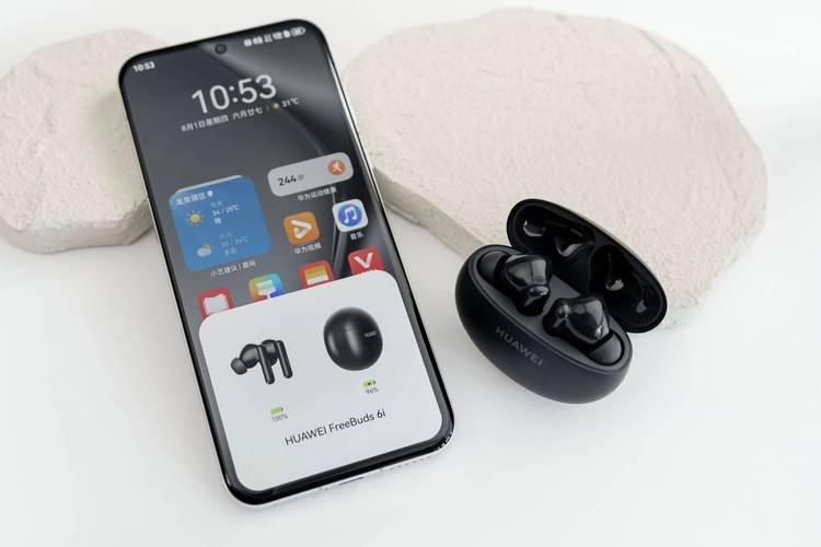 华为FreeBuds 6i鸿蒙5.0新体验:空间音频沉浸感爆棚,语音助手一键唤醒