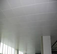 天花板鼓包原因解析